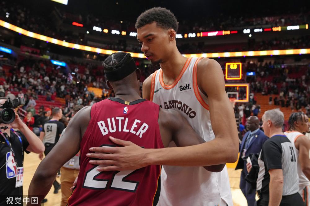 员的离去 员的离去