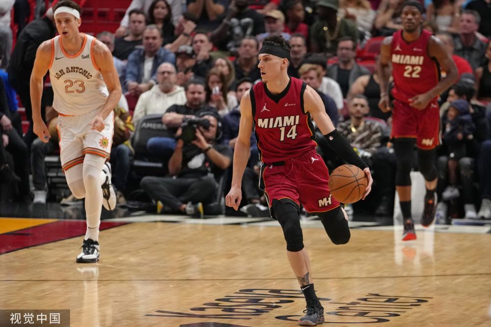 超联赛中 超联赛中